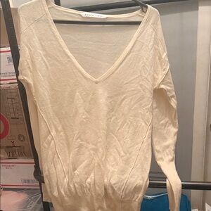 Athleta cream sweater W/ Deep V-Neck LIKE NEW soooo SOFT!! Oversized Small